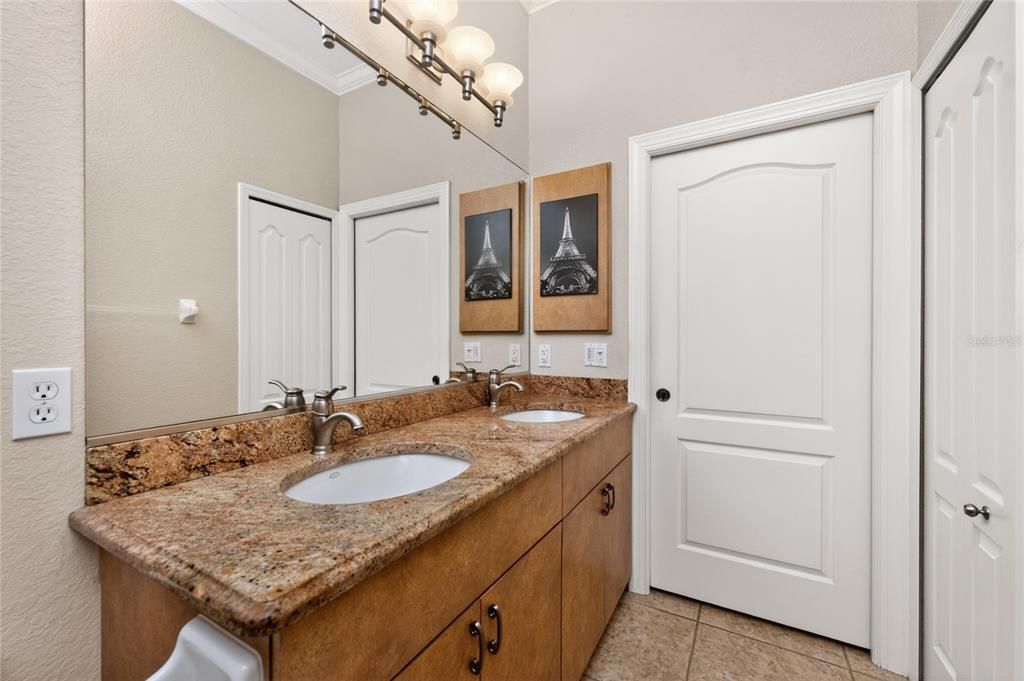 For Sale: $525,000 (3 beds, 2 baths, 2514 Square Feet)