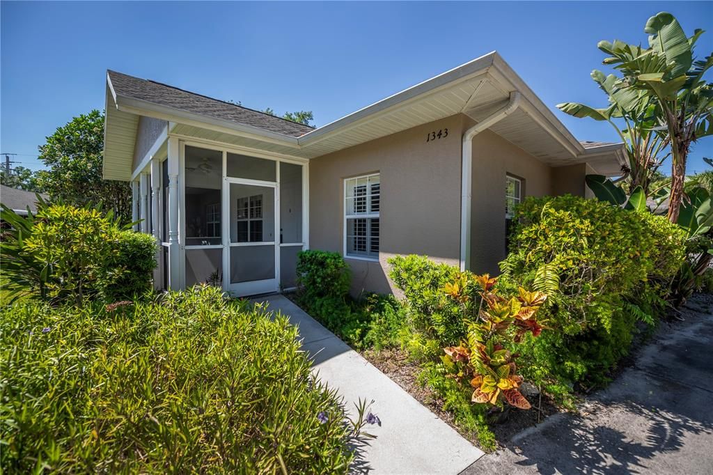 Activo con contrato: $229,900 (2 camas, 2 baños, 1190 Pies cuadrados)
