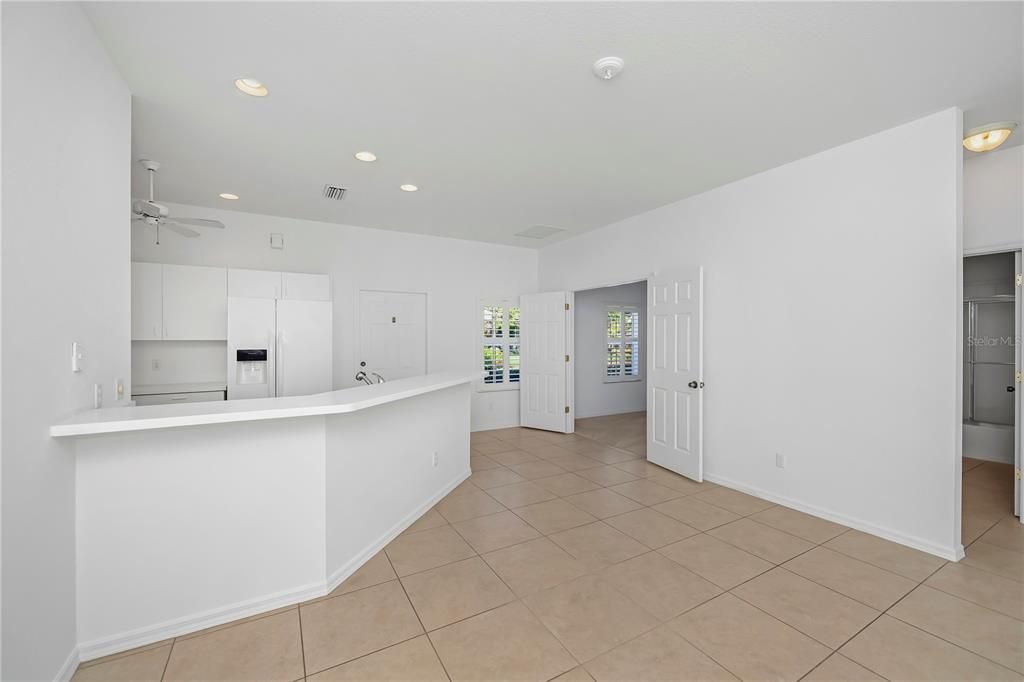 Activo con contrato: $229,900 (2 camas, 2 baños, 1190 Pies cuadrados)