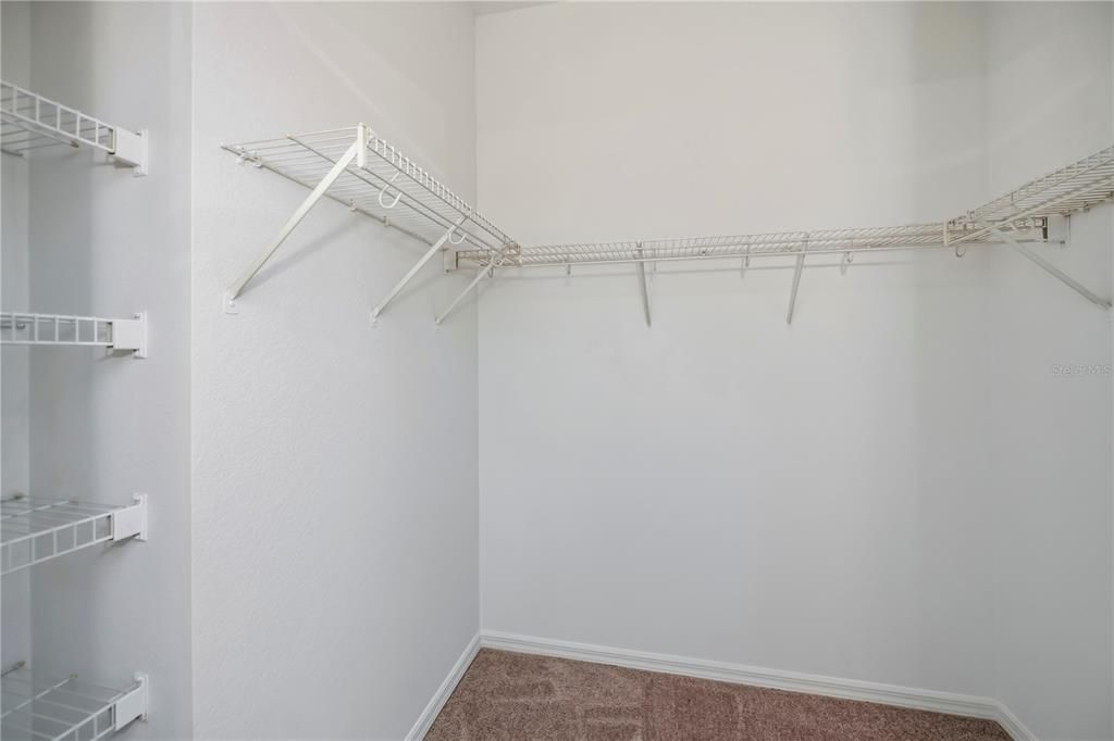 Activo con contrato: $229,900 (2 camas, 2 baños, 1190 Pies cuadrados)
