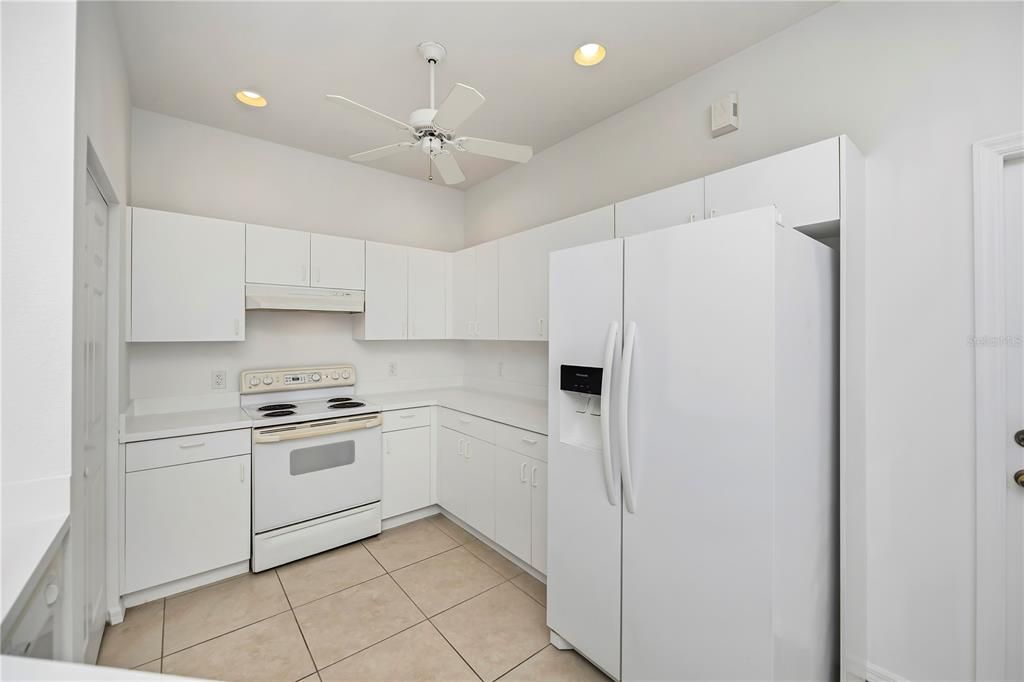 Activo con contrato: $229,900 (2 camas, 2 baños, 1190 Pies cuadrados)