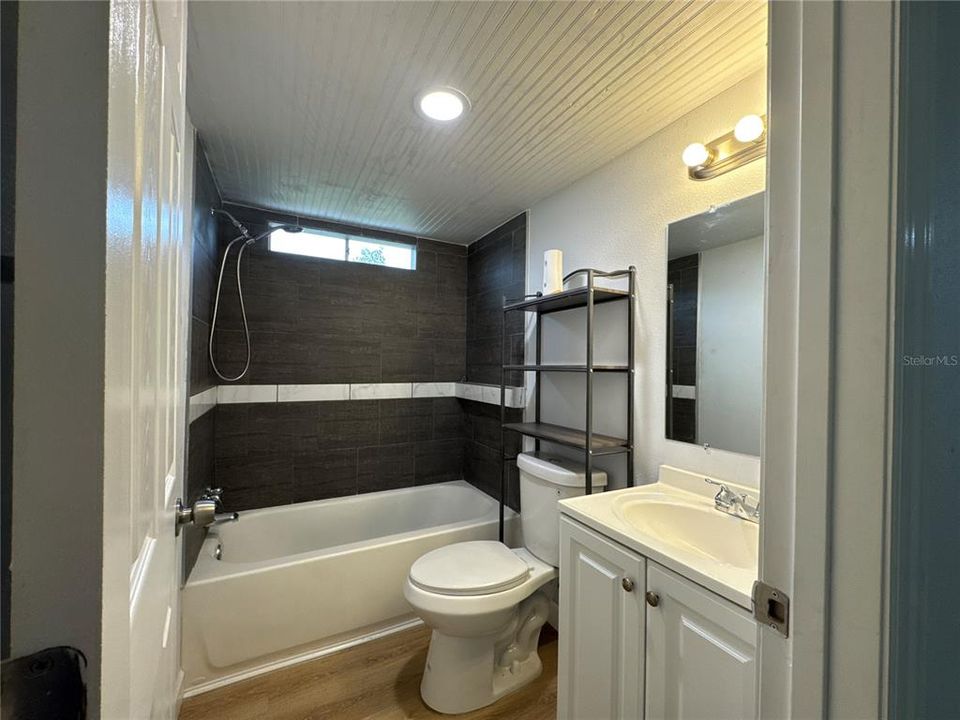 На продажу: $175,900 (3 спален, 2 ванн, 960 Квадратных фут)