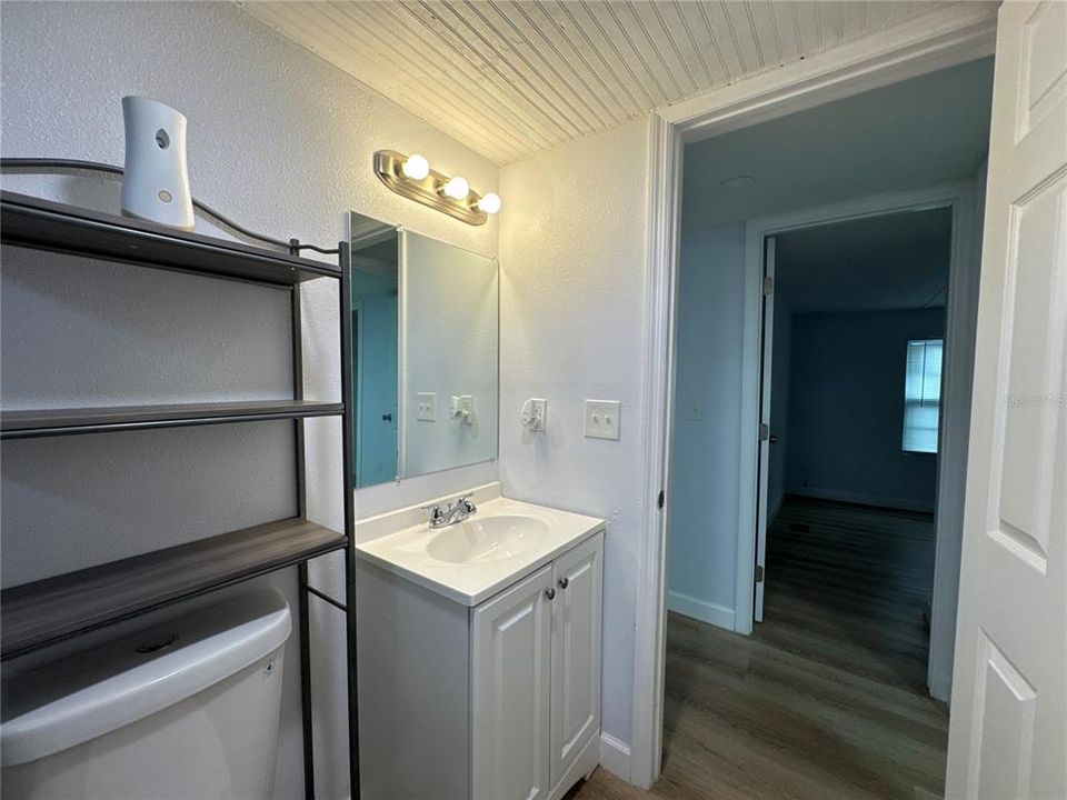 На продажу: $175,900 (3 спален, 2 ванн, 960 Квадратных фут)