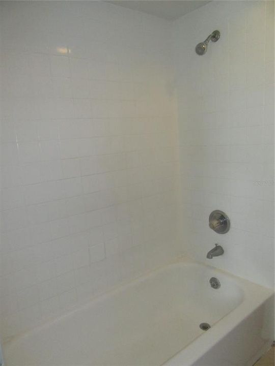 For Sale: $145,000 (2 beds, 1 baths, 936 Square Feet)