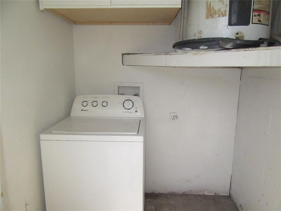 For Sale: $145,000 (2 beds, 1 baths, 936 Square Feet)