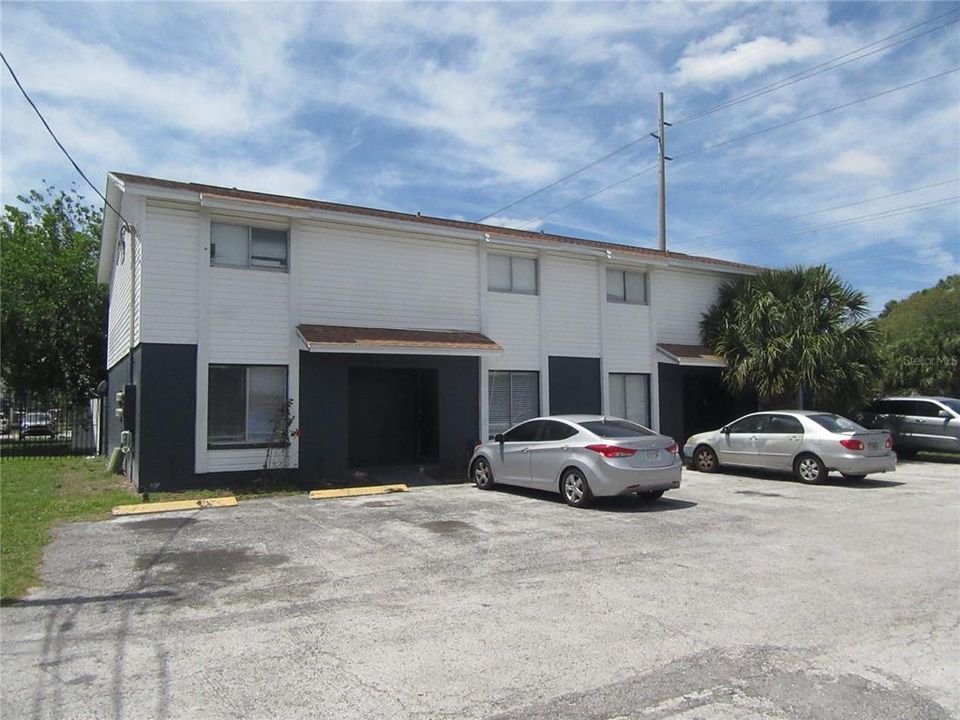 For Sale: $145,000 (2 beds, 1 baths, 936 Square Feet)