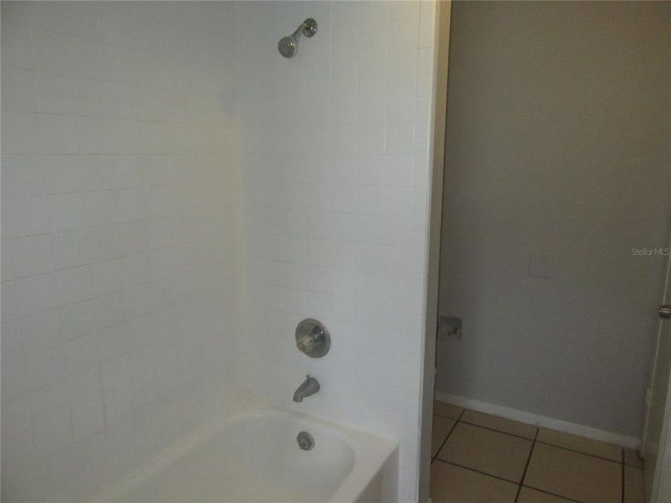 For Sale: $145,000 (2 beds, 1 baths, 936 Square Feet)