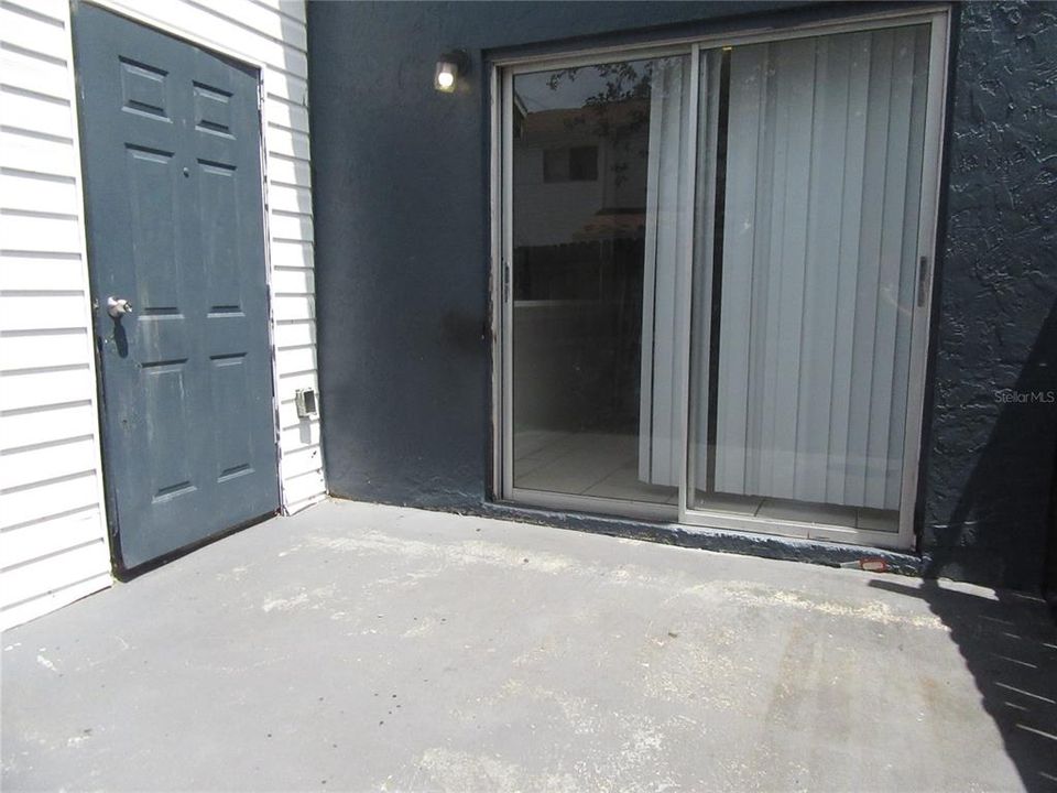 For Sale: $145,000 (2 beds, 1 baths, 936 Square Feet)