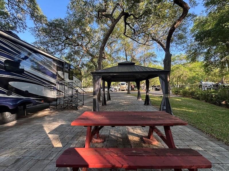 На продажу: $130,000 (0.17 acres)