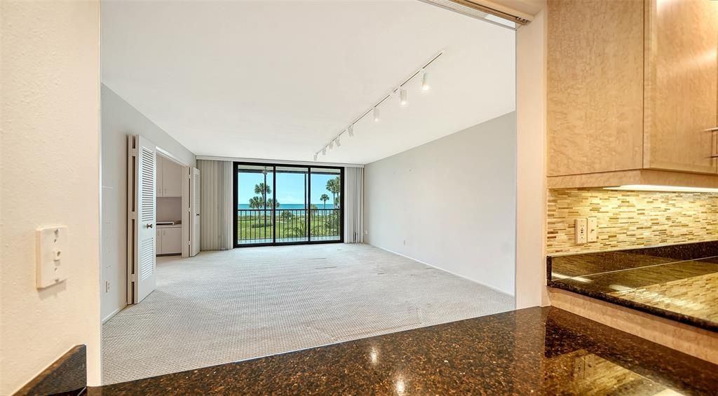 For Sale: $795,000 (2 beds, 2 baths, 1257 Square Feet)