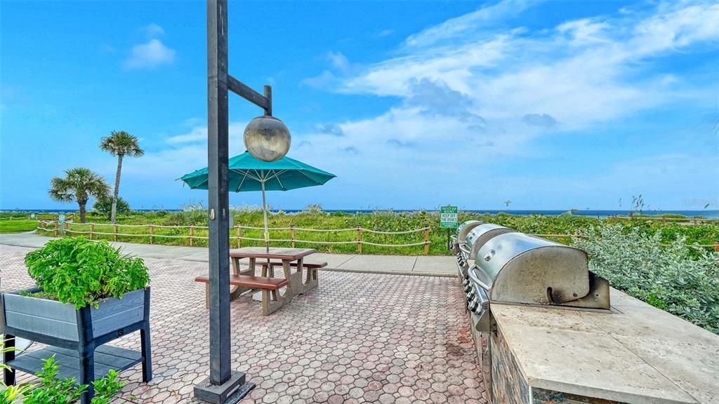 For Sale: $795,000 (2 beds, 2 baths, 1257 Square Feet)