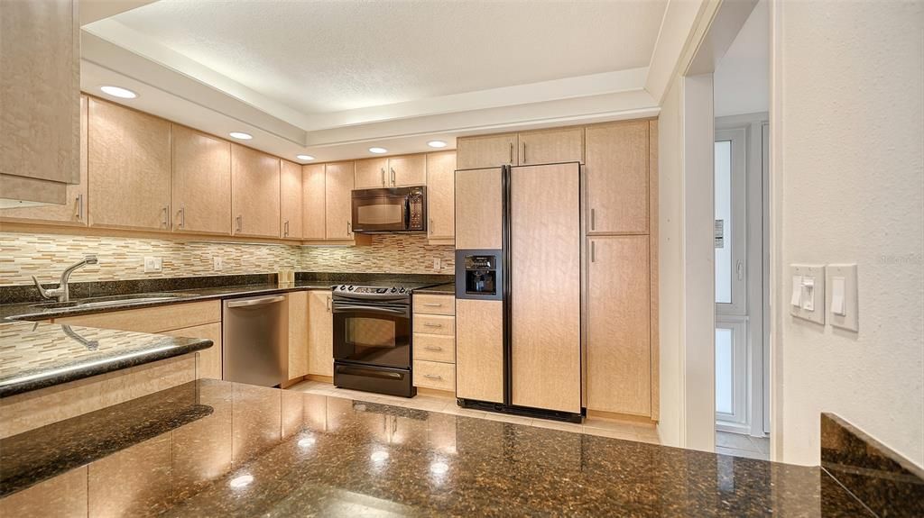 For Sale: $795,000 (2 beds, 2 baths, 1257 Square Feet)