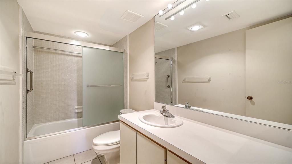 For Sale: $795,000 (2 beds, 2 baths, 1257 Square Feet)