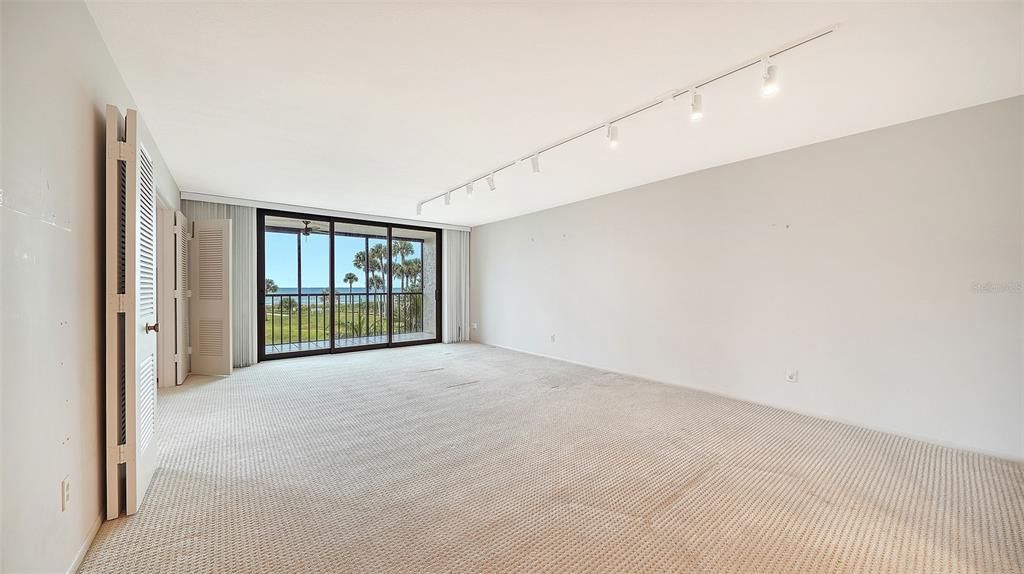 For Sale: $795,000 (2 beds, 2 baths, 1257 Square Feet)