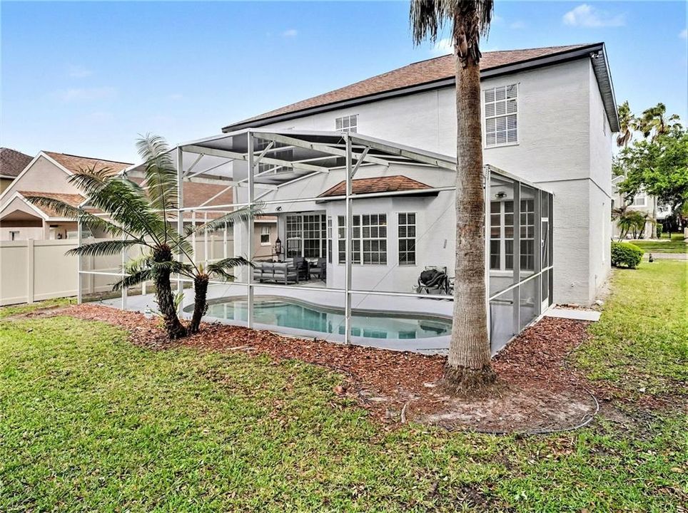 Activo con contrato: $579,900 (4 camas, 2 baños, 2300 Pies cuadrados)