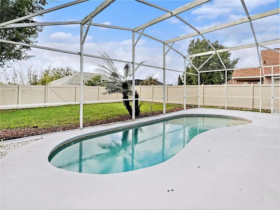 Activo con contrato: $579,900 (4 camas, 2 baños, 2300 Pies cuadrados)