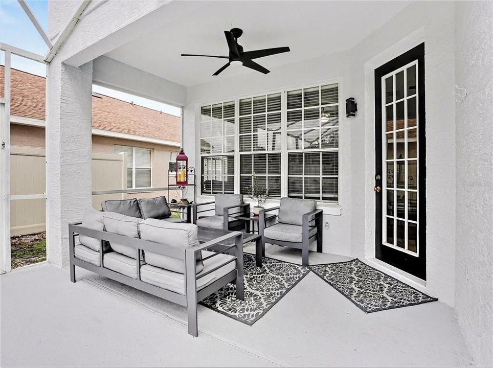 Activo con contrato: $579,900 (4 camas, 2 baños, 2300 Pies cuadrados)
