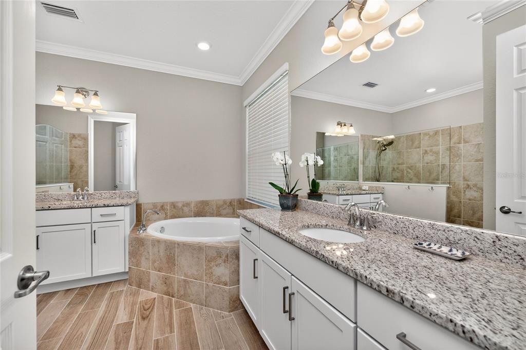 For Sale: $680,000 (2 beds, 2 baths, 1874 Square Feet)