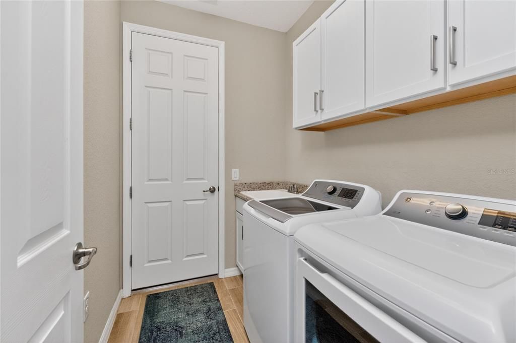 For Sale: $680,000 (2 beds, 2 baths, 1874 Square Feet)