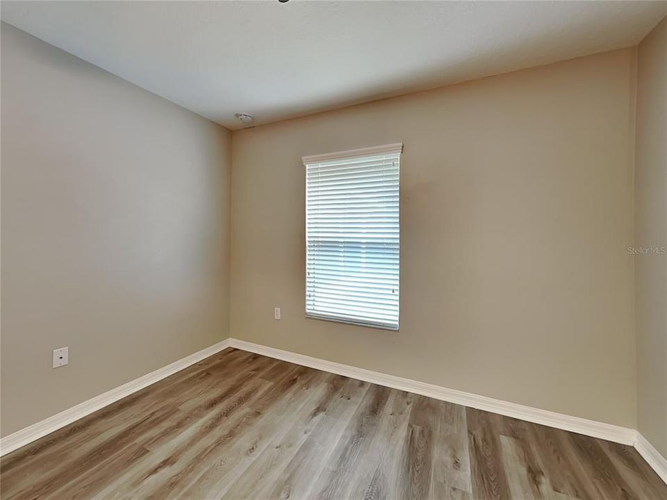 Activo con contrato: $1,799 (4 camas, 2 baños, 1300 Pies cuadrados)