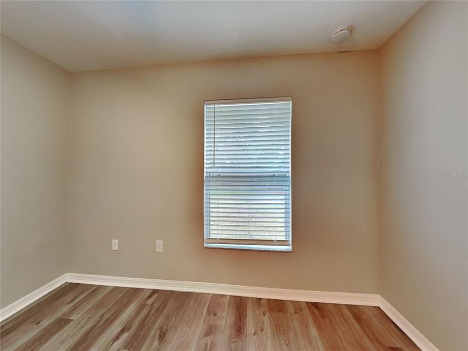 Activo con contrato: $1,799 (4 camas, 2 baños, 1300 Pies cuadrados)