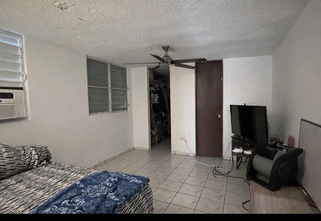 Active With Contract: $250,000 (3 beds, 3 baths, 1260 Square Feet)