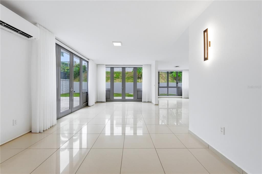 En Venta: $1,630,000 (5 camas, 3 baños, 3500 Pies cuadrados)