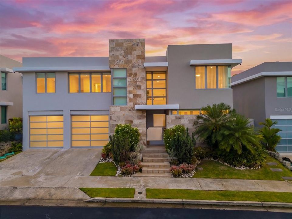 En Venta: $1,630,000 (5 camas, 3 baños, 3500 Pies cuadrados)