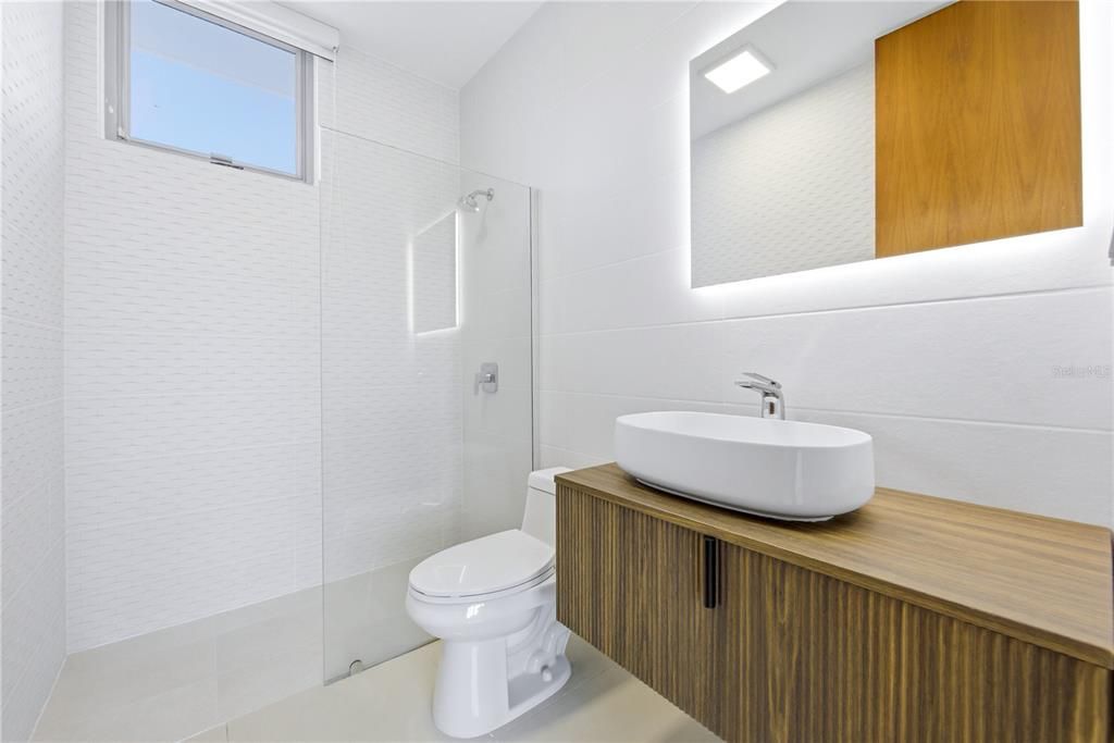En Venta: $1,630,000 (5 camas, 3 baños, 3500 Pies cuadrados)