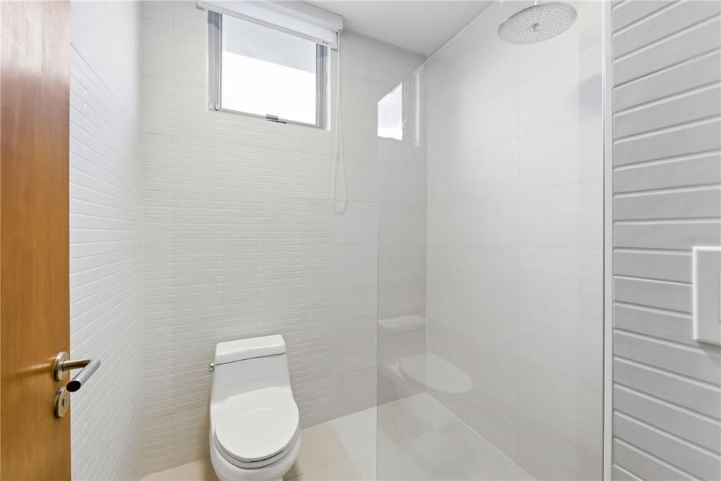 En Venta: $1,630,000 (5 camas, 3 baños, 3500 Pies cuadrados)