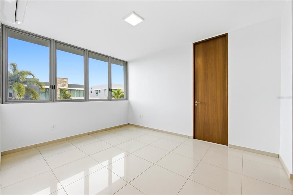 En Venta: $1,630,000 (5 camas, 3 baños, 3500 Pies cuadrados)