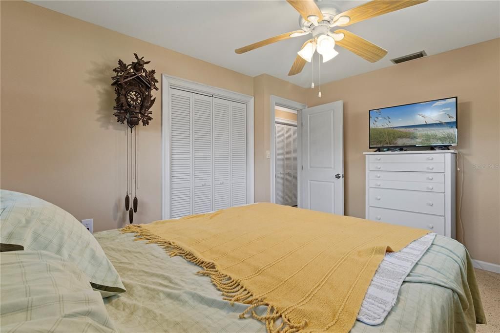 For Rent: $2,300 (2 beds, 2 baths, 1228 Square Feet)