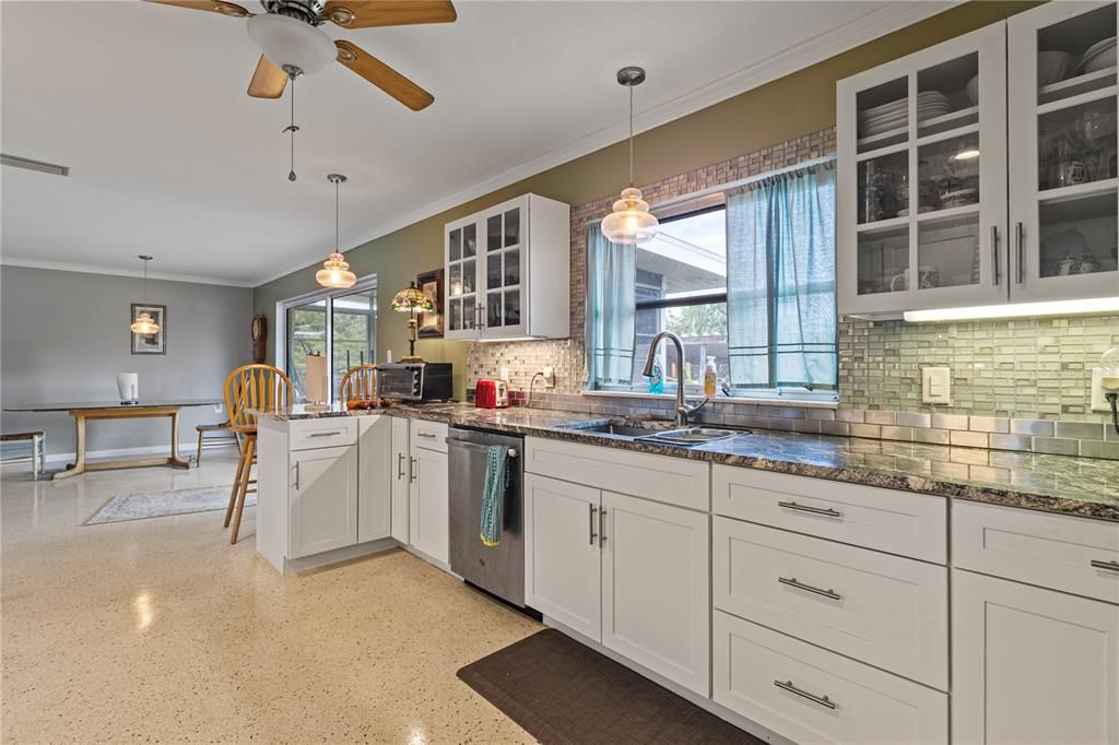 For Rent: $2,300 (2 beds, 2 baths, 1228 Square Feet)