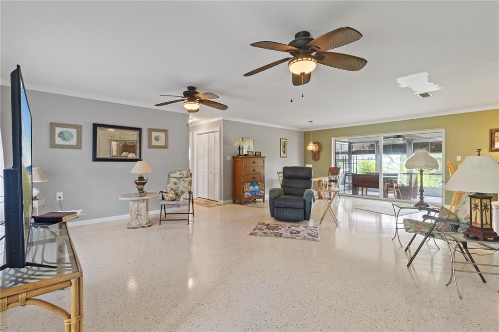 For Rent: $2,300 (2 beds, 2 baths, 1228 Square Feet)