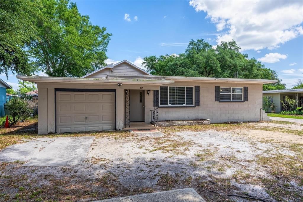 Activo con contrato: $310,000 (3 camas, 2 baños, 1474 Pies cuadrados)