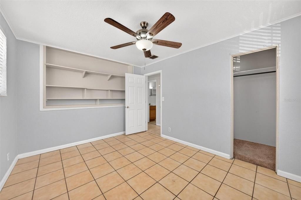 Activo con contrato: $310,000 (3 camas, 2 baños, 1474 Pies cuadrados)