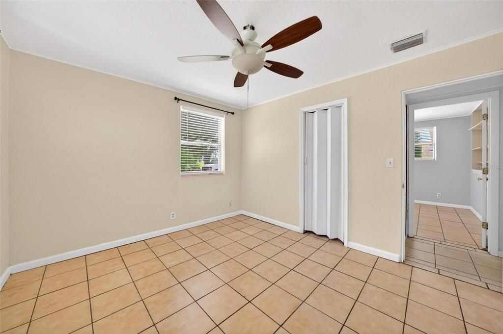 Activo con contrato: $310,000 (3 camas, 2 baños, 1474 Pies cuadrados)