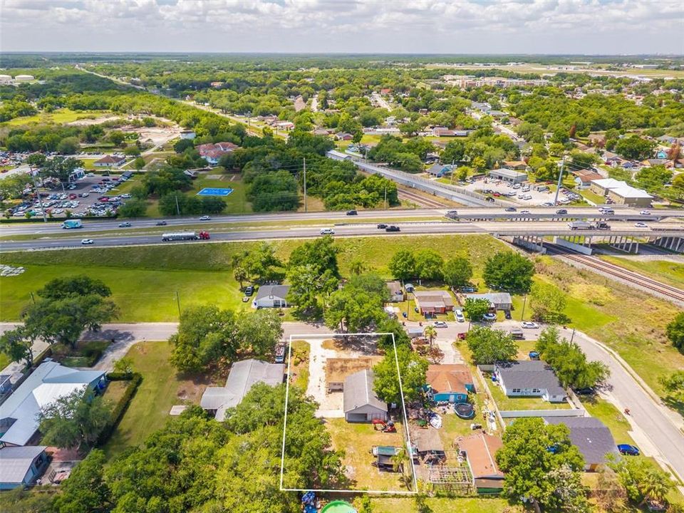 Activo con contrato: $310,000 (3 camas, 2 baños, 1474 Pies cuadrados)
