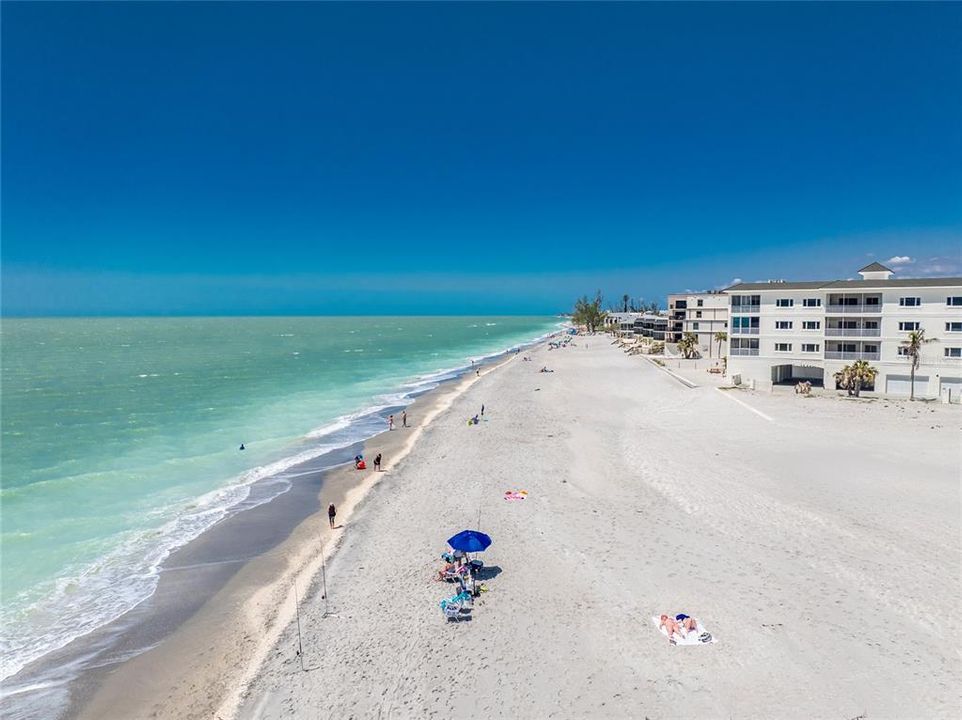Active With Contract: $849,000 (3 beds, 3 baths, 3214 Square Feet)