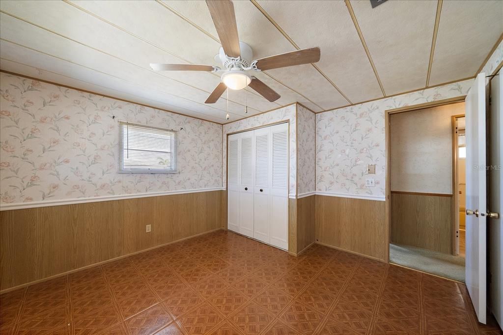 Active With Contract: $115,000 (2 beds, 1 baths, 816 Square Feet)