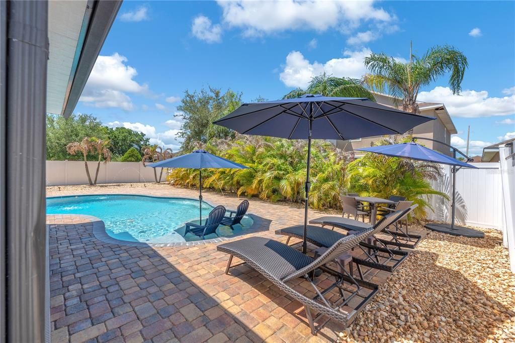 Active With Contract: $439,900 (3 beds, 2 baths, 2373 Square Feet)