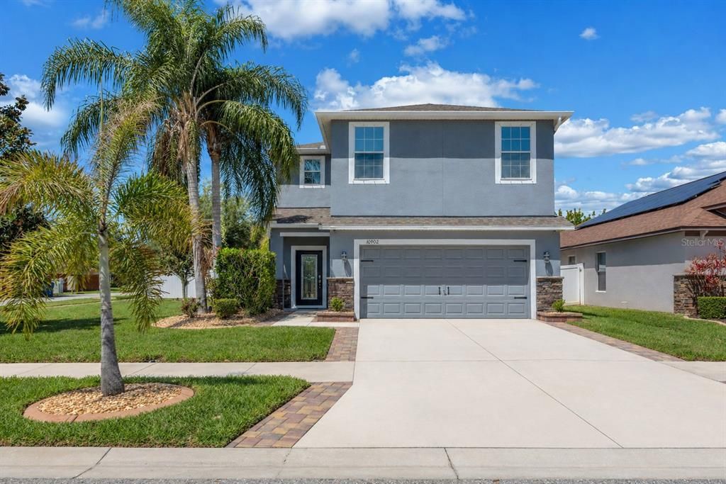Active With Contract: $439,900 (3 beds, 2 baths, 2373 Square Feet)