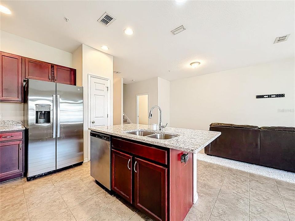 En Venta: $314,000 (3 camas, 2 baños, 1551 Pies cuadrados)