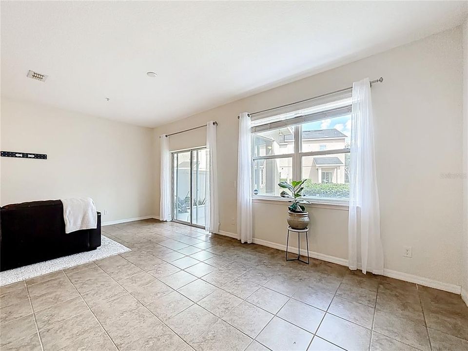 En Venta: $314,000 (3 camas, 2 baños, 1551 Pies cuadrados)