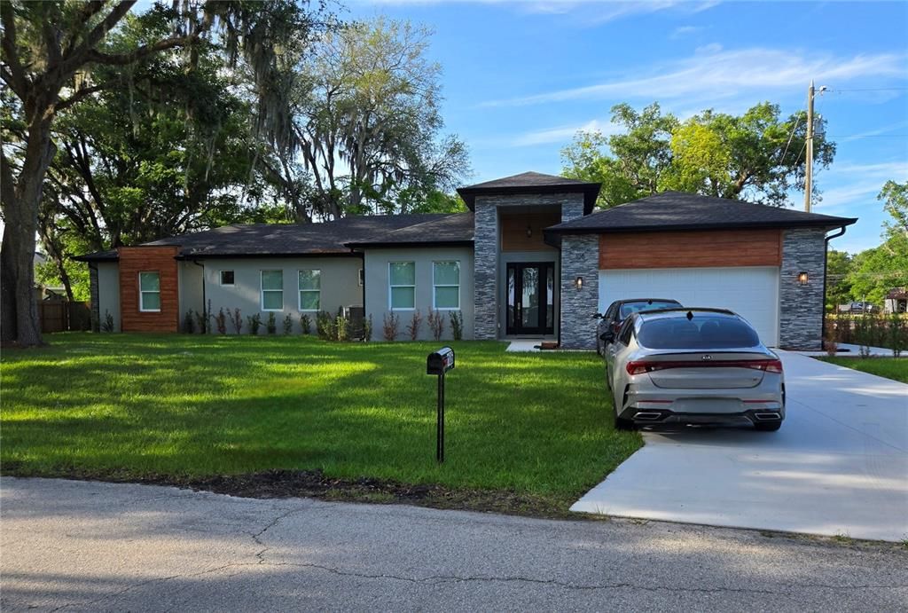 For Rent: $3,350 (3 beds, 2 baths, 2294 Square Feet)