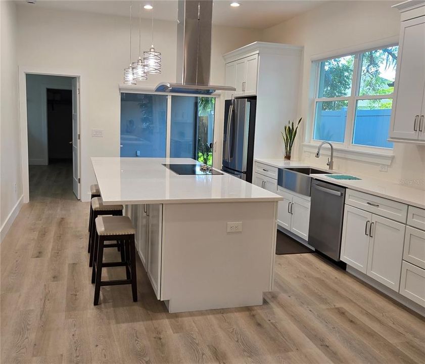 For Rent: $3,350 (3 beds, 2 baths, 2294 Square Feet)