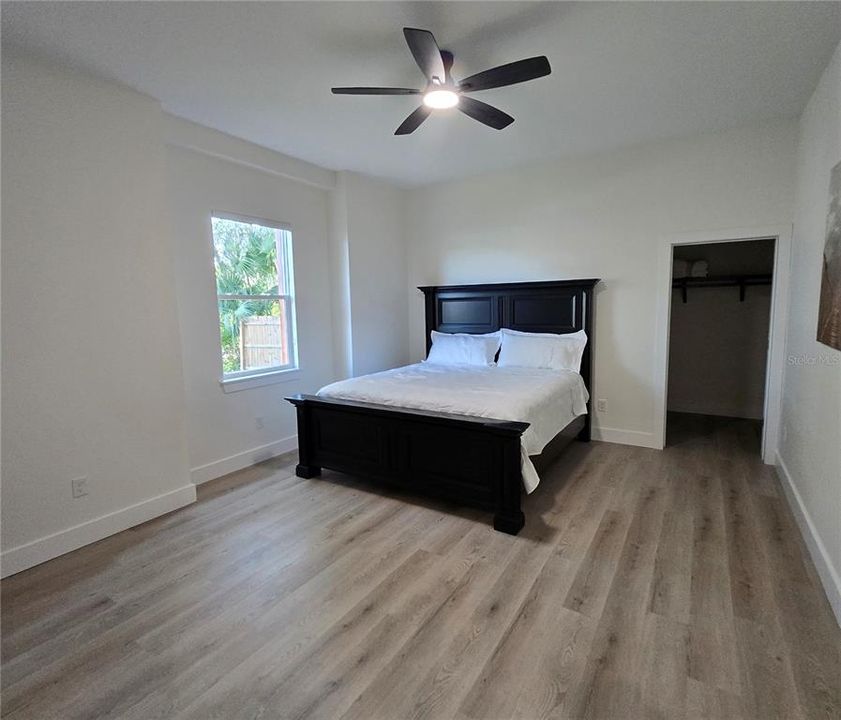 For Rent: $3,350 (3 beds, 2 baths, 2294 Square Feet)