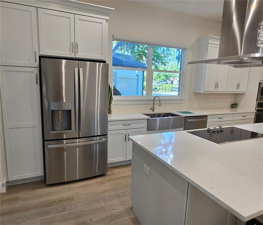 For Rent: $3,350 (3 beds, 2 baths, 2294 Square Feet)