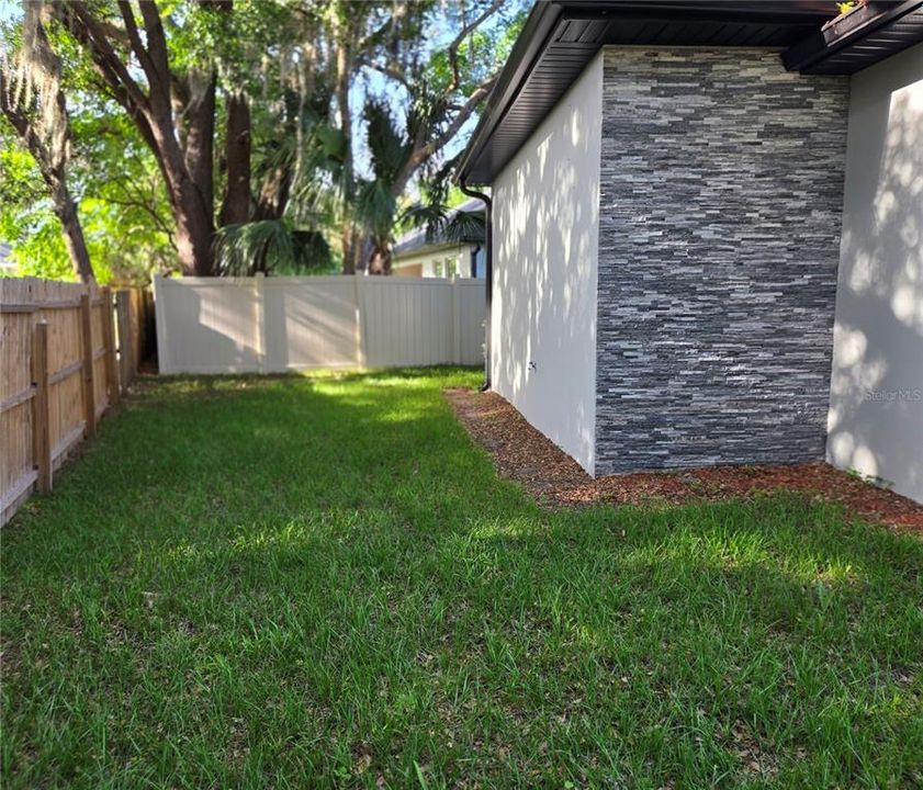 For Rent: $3,350 (3 beds, 2 baths, 2294 Square Feet)