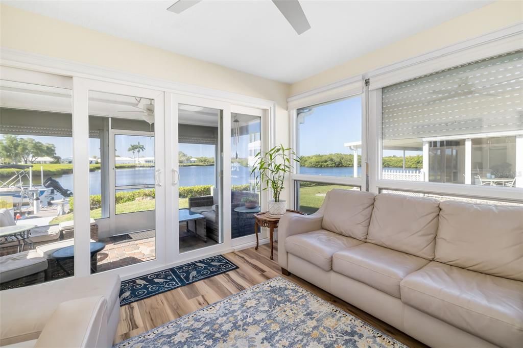Active With Contract: $456,000 (2 beds, 2 baths, 1539 Square Feet)